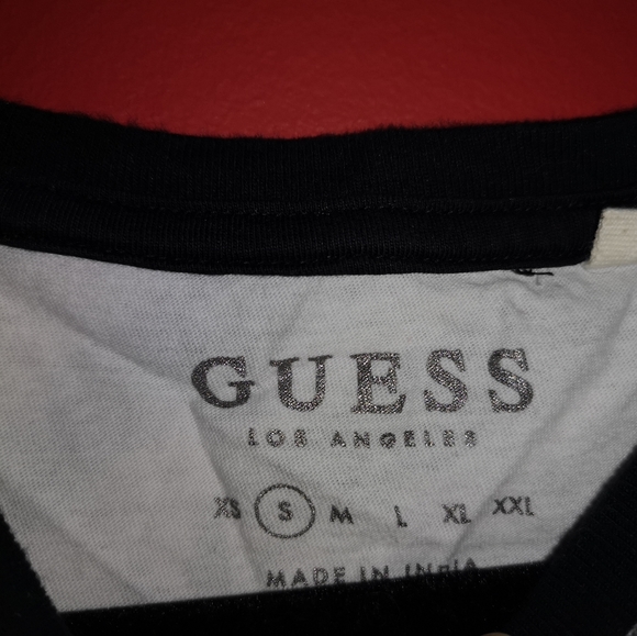 Guess tee - Picture 3 of 3